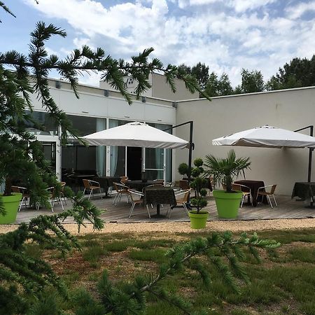 Logis Des Sittelles Hotell Montfort-le-Gesnois Exteriör bild
